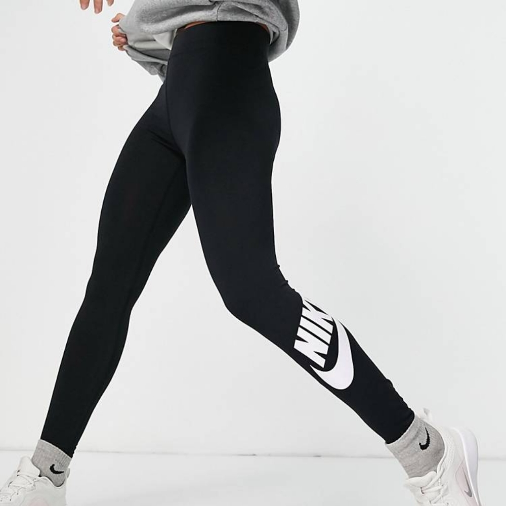 Nike leggings 4 PAIRS